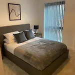 Icona - Luxury 2 Bed Penthouse Apartment